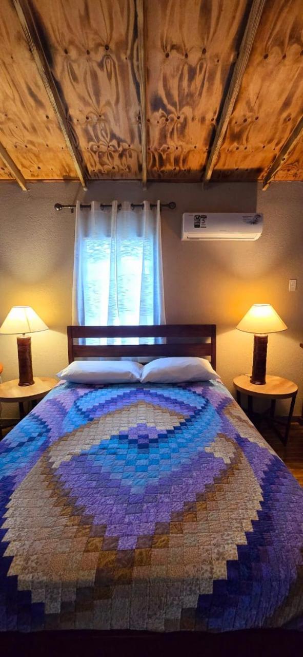 Tuquil-Ha Bed and Breakfast Ladyville Buitenkant foto
